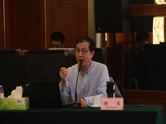 中国人民大学心理健康教育与咨询中心主任、副教授胡邓